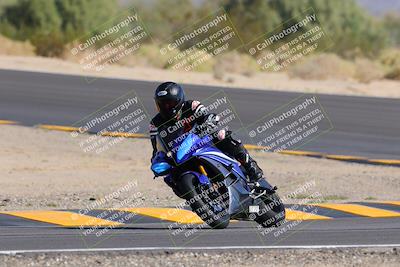 media/Oct-08-2022-SoCal Trackdays (Sat) [[1fc3beec89]]/Turn 10 (945am)/